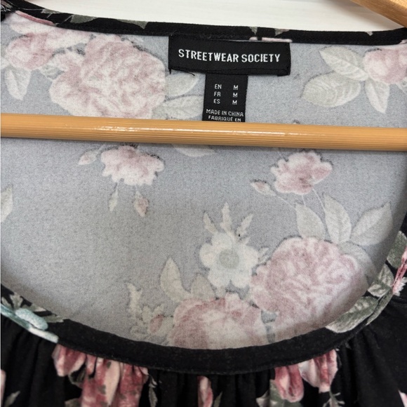 Streetwear Society Black Floral Long Sleeve Top Size Medium - Picture 2 of 3